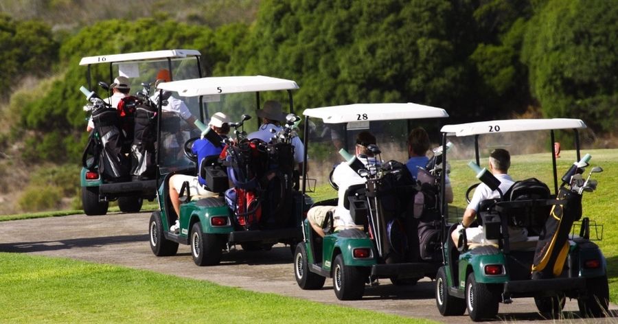 How Long Does It Take to Golf 18 Holes - almightygolf - golf carts